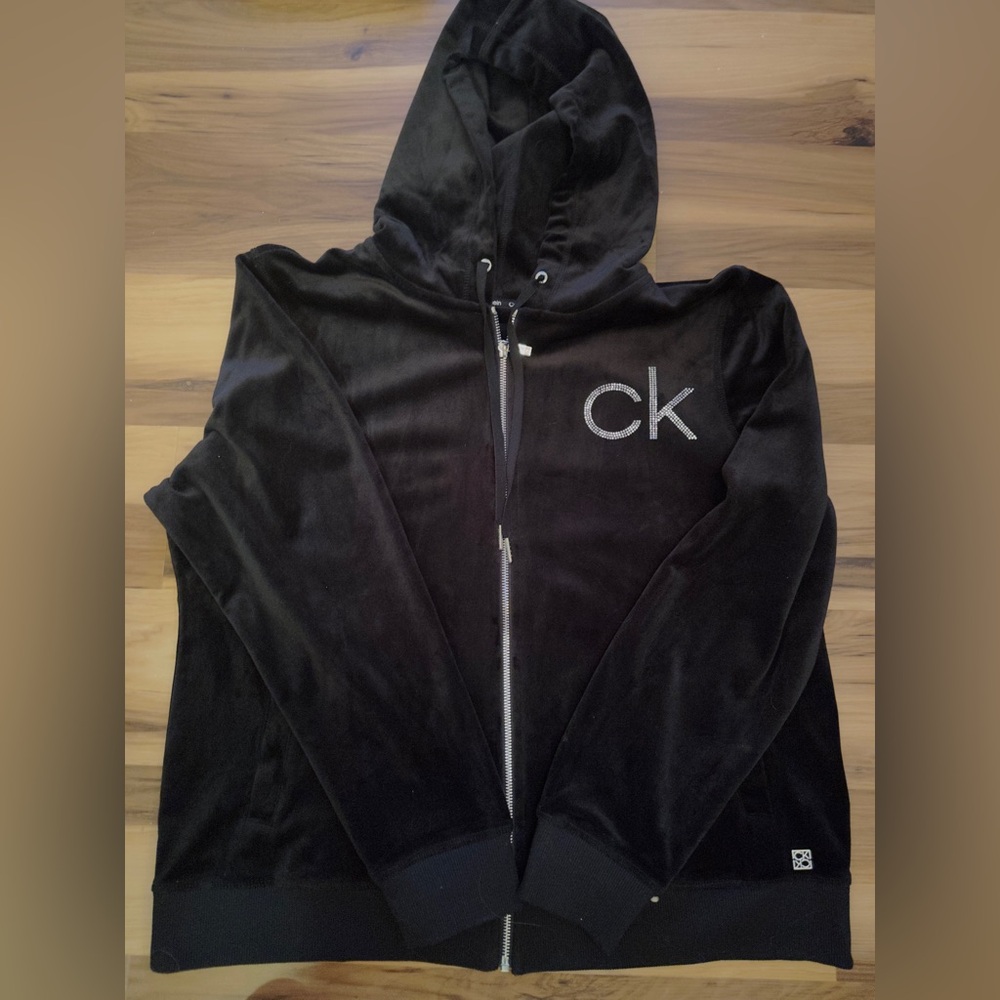 Rich, Luxurious Black Calvin Klein tracksuit w/ rhinestone CK embellishment. XL